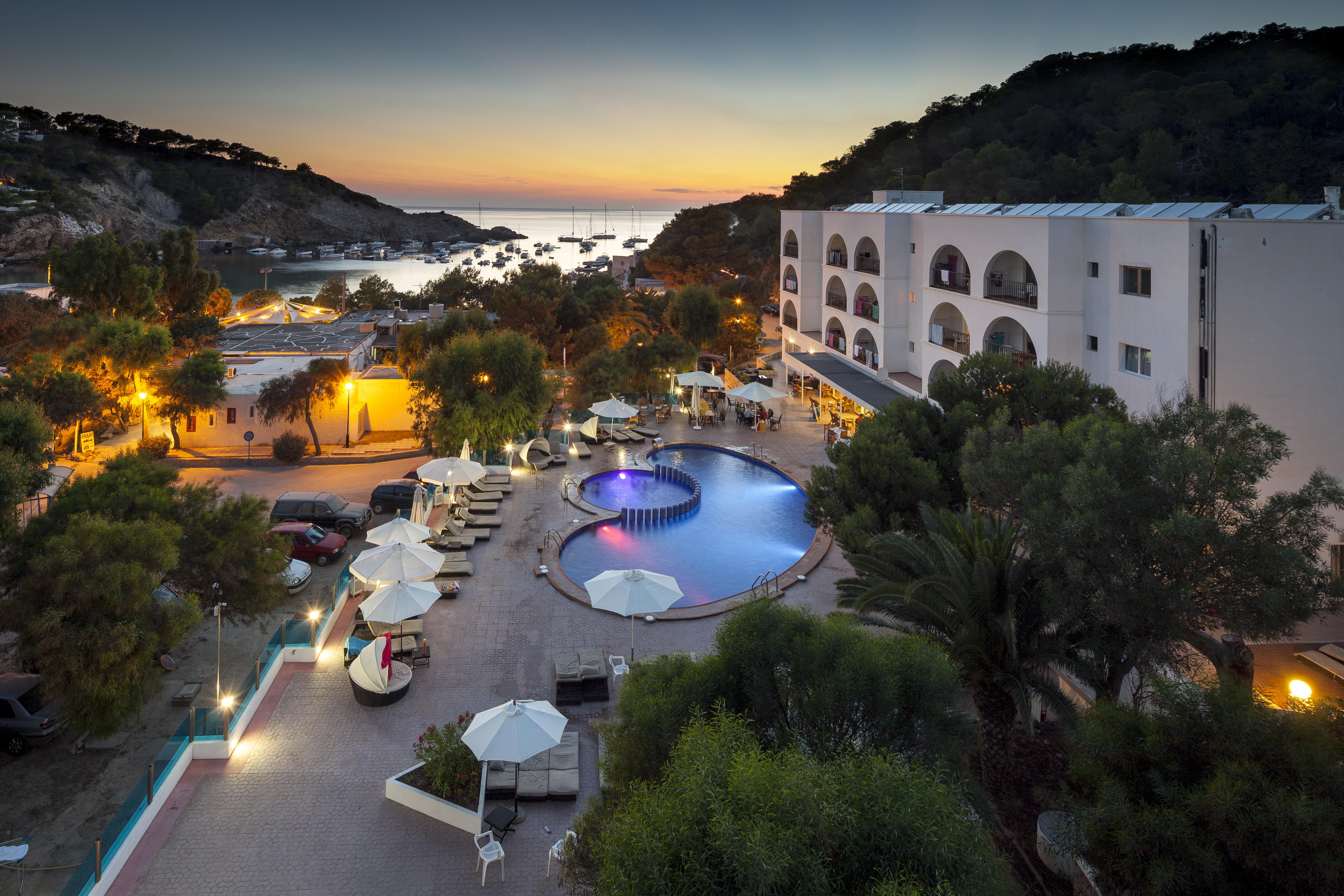 Aparthotel Puerto Cala Vadella Cala Vadella  Eksteriør bilde