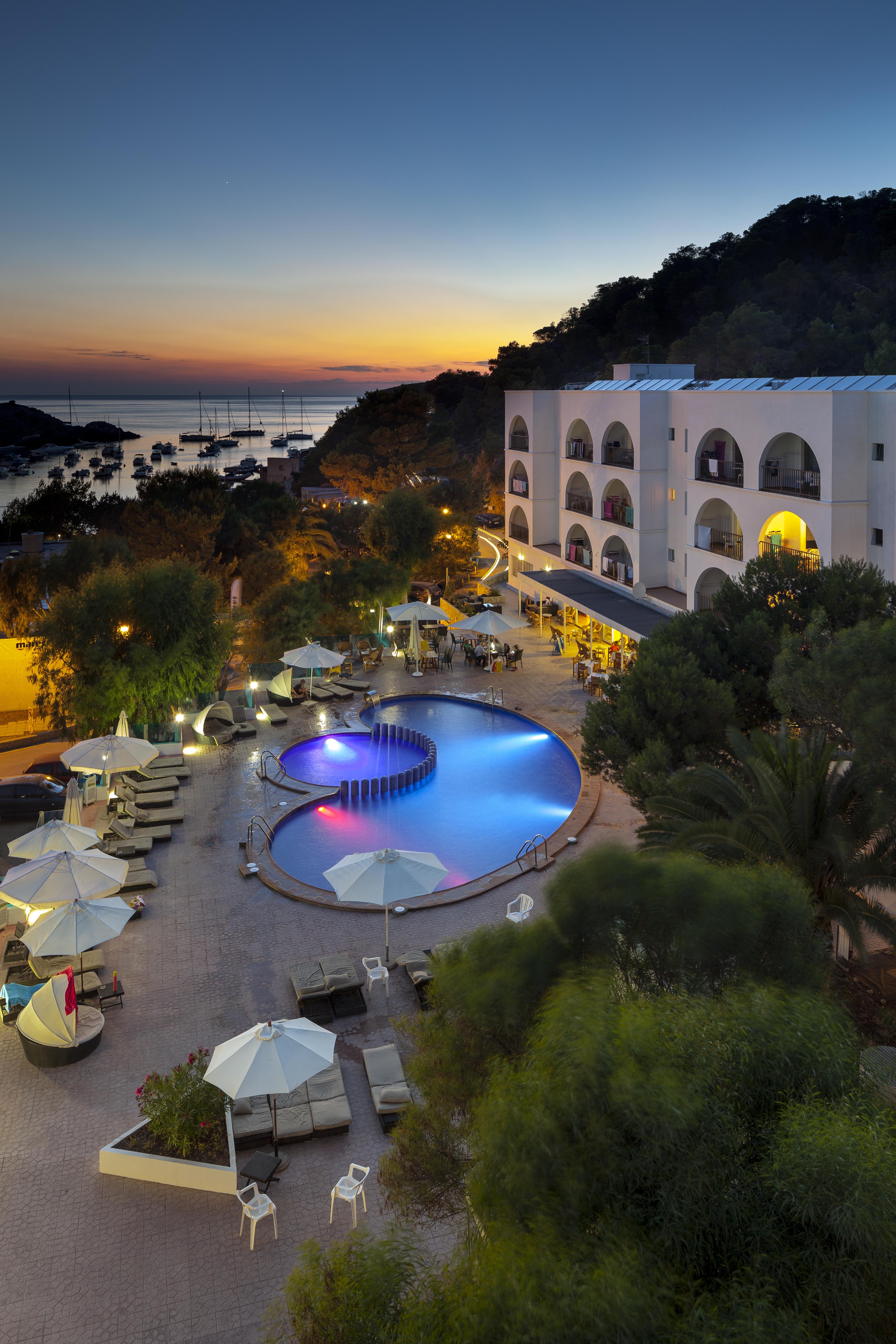 Aparthotel Puerto Cala Vadella Cala Vadella  Eksteriør bilde