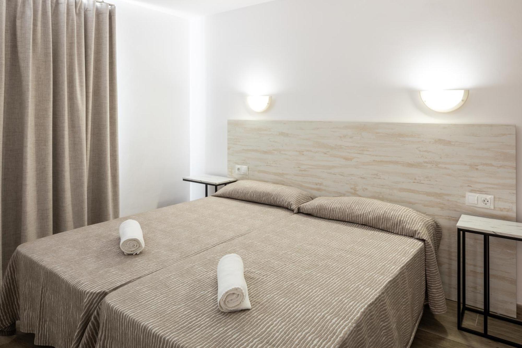 Aparthotel Puerto Cala Vadella Cala Vadella  Eksteriør bilde